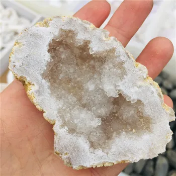 doğal kristal mineral kuvars beyaz kristal mağara numune enerji iyileştirir