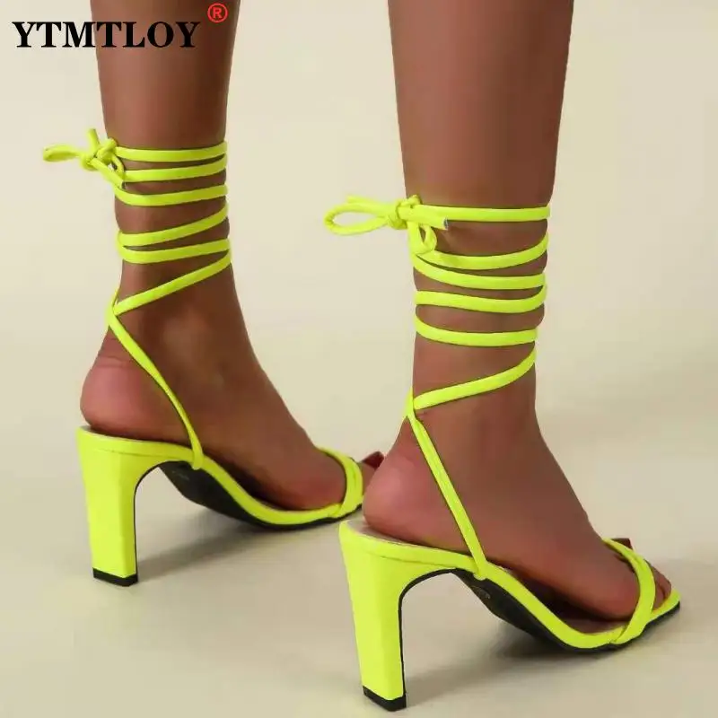 2022 Yaz Moda Turuncu Ayak Bileği Çapraz Kayış Kadın Sandalet Seksi Lace Up Kare Ayak Kopmkp Kadın Yüksek Topuklu parti ayakkabıları